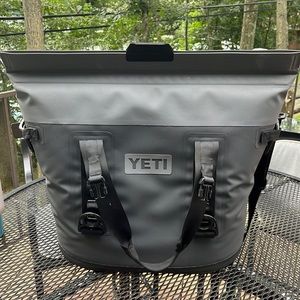 BRAND NEW CONDITION! Yeti Hopper M30 soft cooler.